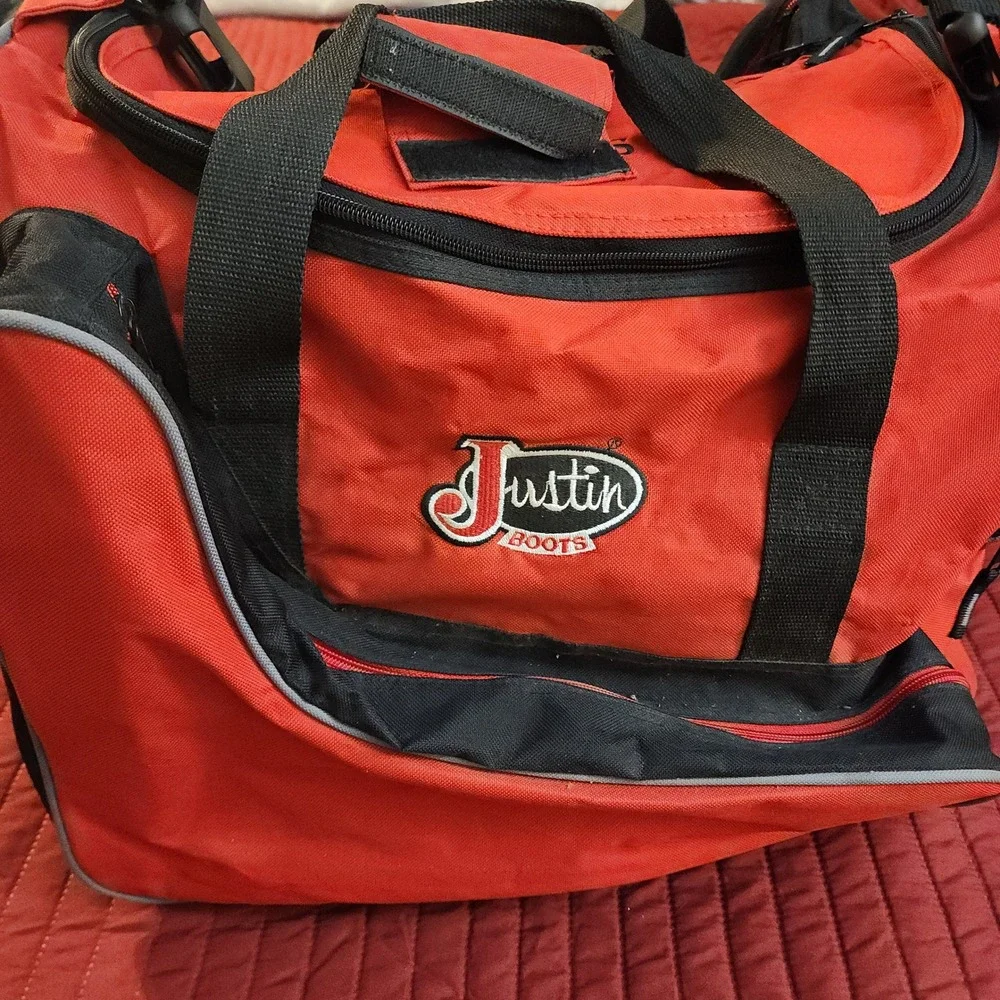 Wrangler National Finals Rodeo 2007 Justin Boots Cavenders Duffle Bag Red Black